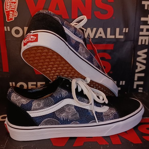 VANS Unisex Old Skool Wireframe Skull Blue w Black Suede  Vans Men\'s 4.5/Women\'s 6 Old Skool Wireframe Skulls VN0A3WKT9IB